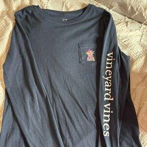 Vineyard vines long sleeve tee
100% cotton
Stretchy
Size XS